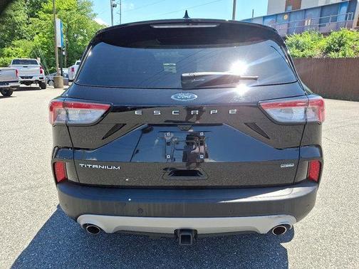 2022 Ford Escape PHEV Titanium