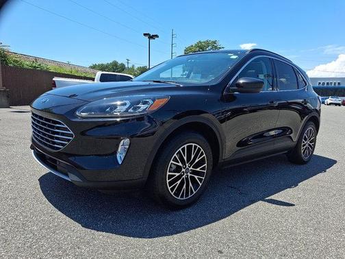 2022 Ford Escape PHEV Titanium