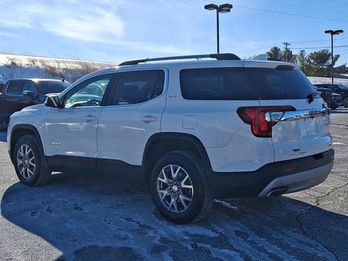 2022 GMC Acadia SLT