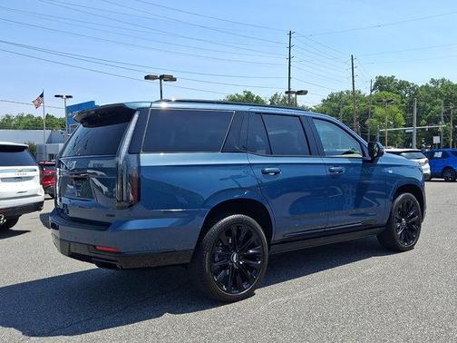 Deep Sea Metallic 2026 Cadillac Escalade 4WD Platinum Sport