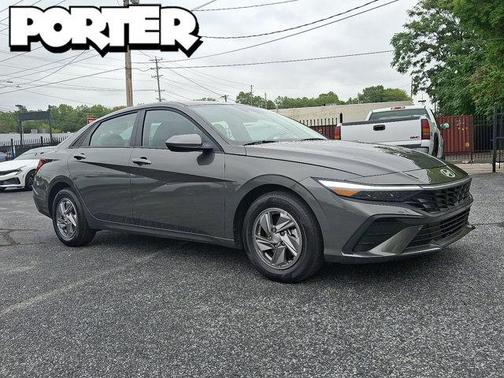 2025 Hyundai ELANTRA SE
