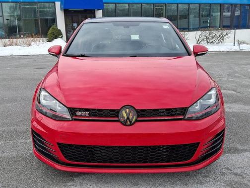 2017 Volkswagen Golf GTI SE 4-Door