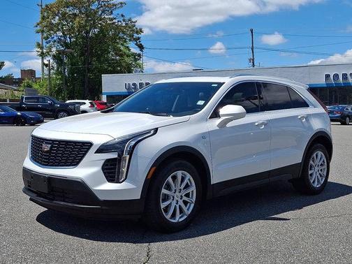 Crystal White Tri-Coat 2023 Cadillac XT4 Luxury