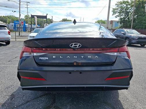 2025 Hyundai ELANTRA SEL Sport