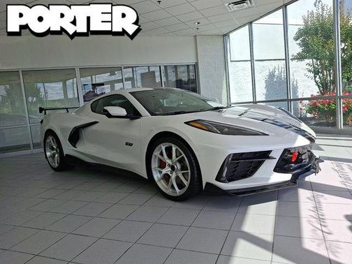 White Pearl Metallic 2023 Chevrolet Corvette Stingray w/3LT
