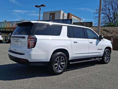 Summit White 2024 Chevrolet Suburban Z71