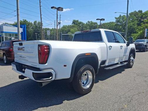 2025 GMC Sierra 3500 Denali