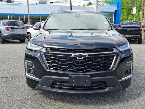 Mosaic Black Metallic 2023 Chevrolet Traverse Premier
