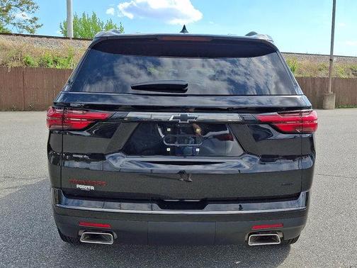 Mosaic Black Metallic 2023 Chevrolet Traverse Premier