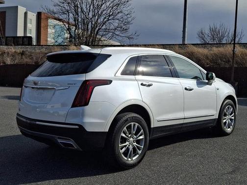2022 Cadillac XT5 Premium Luxury