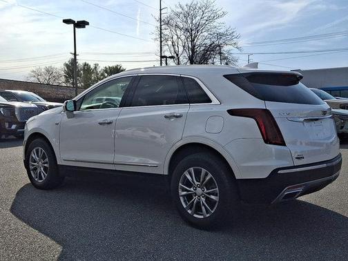 2022 Cadillac XT5 Premium Luxury