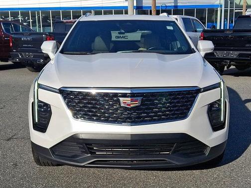 2024 Cadillac XT4 Luxury