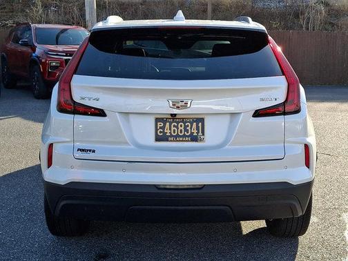 2024 Cadillac XT4 Luxury