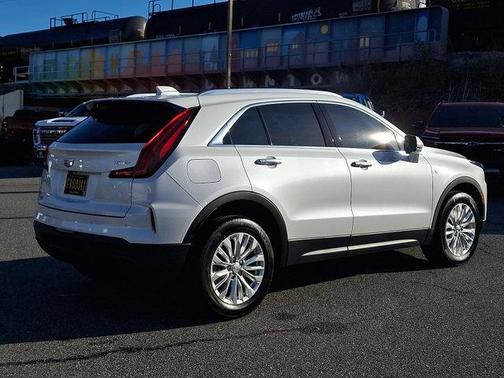 2024 Cadillac XT4 Luxury