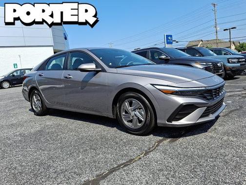 2025 Hyundai ELANTRA SE
