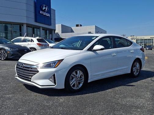 2019 Hyundai ELANTRA SEL