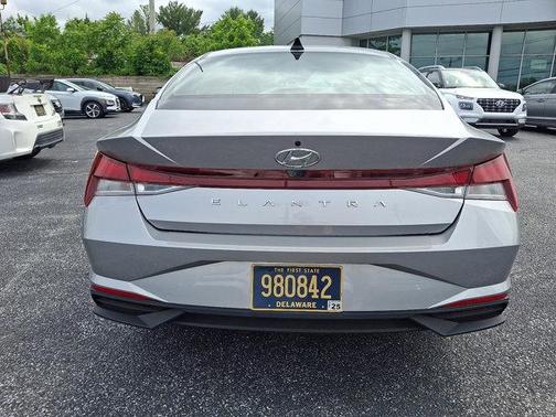 2022 Hyundai ELANTRA SEL
