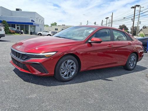 2024 Hyundai ELANTRA SEL