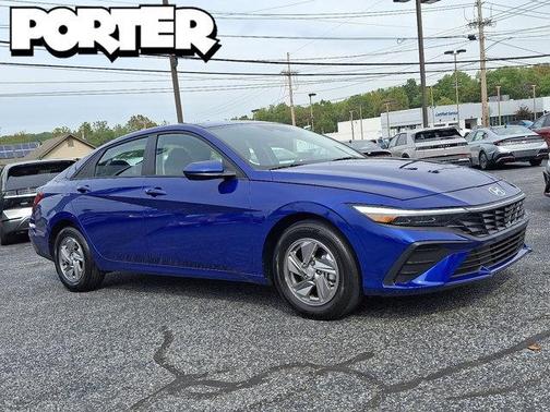 2025 Hyundai ELANTRA SE