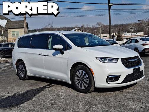 2023 Chrysler Pacifica Hybrid Touring L