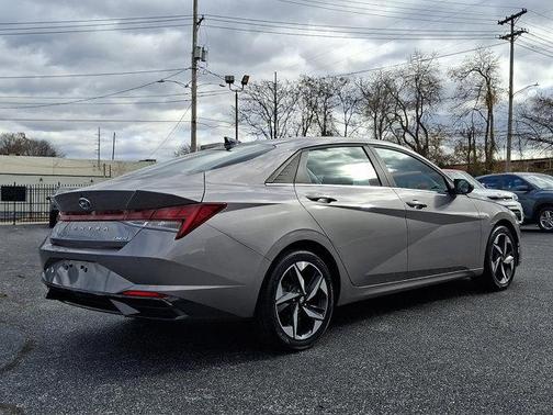 2023 Hyundai ELANTRA Limited