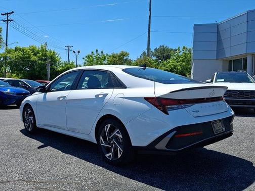 White 2025 Hyundai ELANTRA SEL Sport