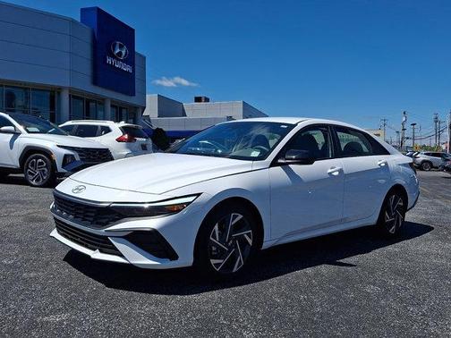 White 2025 Hyundai ELANTRA SEL Sport