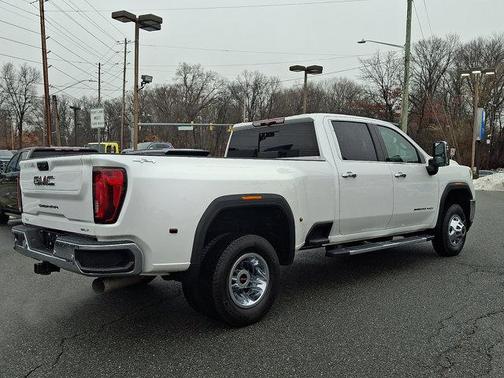 2023 GMC Sierra 3500 SLT