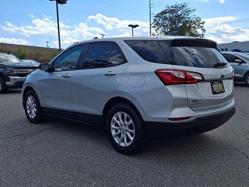 Silver Ice Metallic 2021 Chevrolet Equinox LS