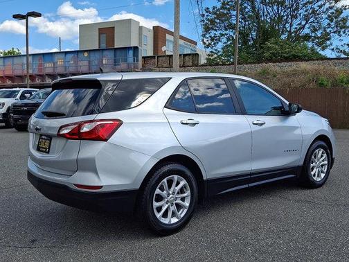 Silver Ice Metallic 2021 Chevrolet Equinox LS