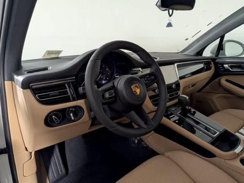 2Y/Carrara Whit 2026 Porsche Macan Macan