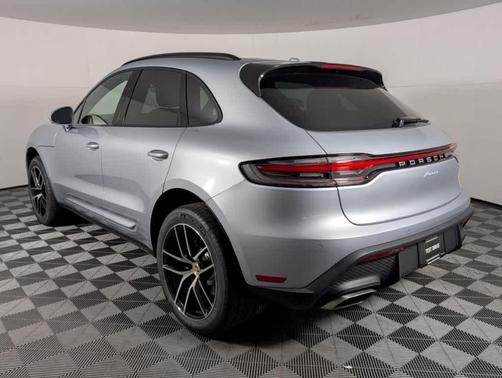 F0/Dolomite Sil 2026 Porsche Macan Macan