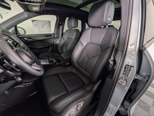 F0/Dolomite Sil 2026 Porsche Macan Macan