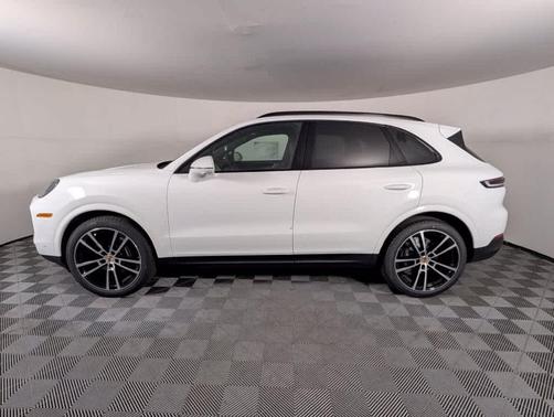 0Q/Whit 2026 Porsche Cayenne