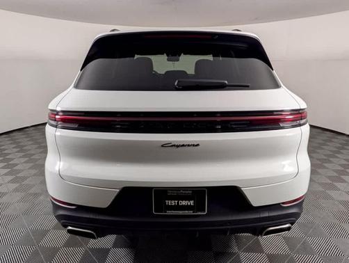 0Q/Whit 2026 Porsche Cayenne