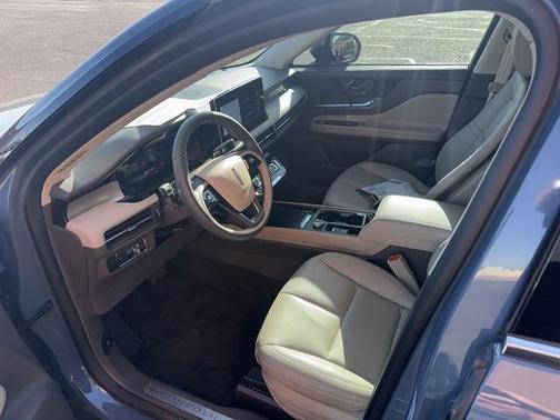 WHISPER BLUE MET CC 2024 Lincoln Corsair PREMIERE