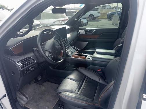 PRISTINE WHITE METALLIC 3C 2023 Lincoln Navigator BLACK LABEL