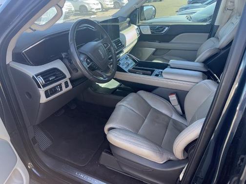2022 Lincoln Navigator L RESERVE