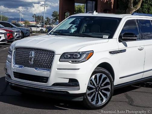 2023 Lincoln Navigator L RESERVE