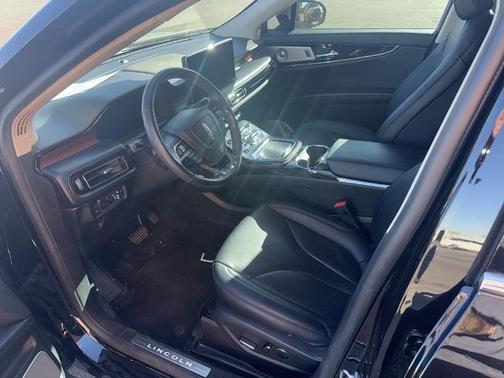 INFINITE BLACK MET CC 2023 Lincoln Nautilus RESERVE