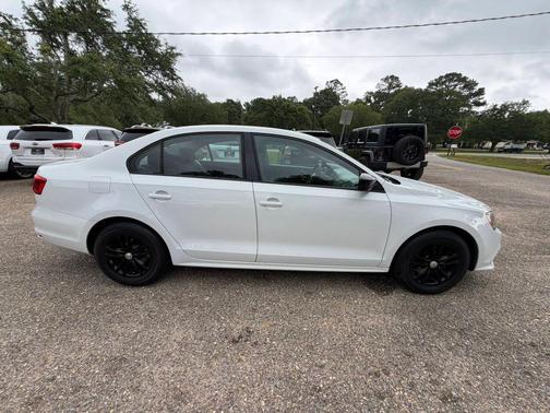 Pure White 2015 Volkswagen Jetta Man S