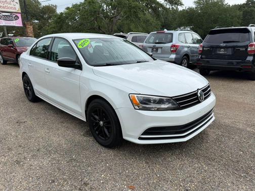 Pure White 2015 Volkswagen Jetta Man S