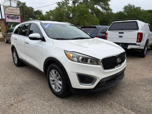 Snow White Pearl 2017 Kia Sorento LX