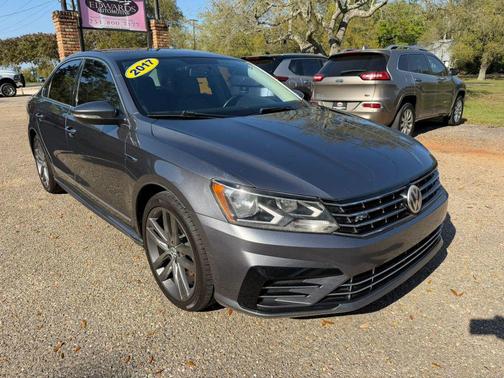 2017 Volkswagen Passat 1.8T R-Line w/Comfort