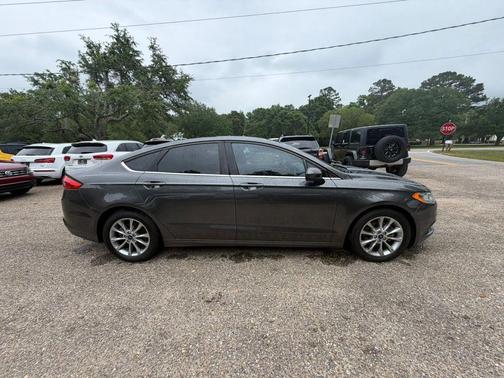 Ingot Silver 2017 Ford Fusion SE