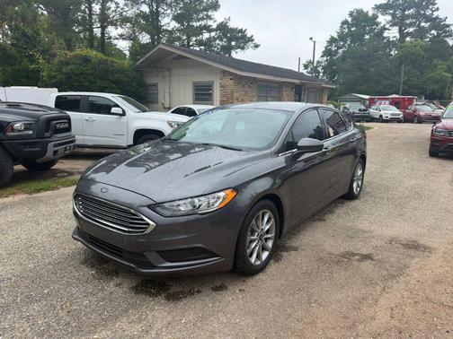 Ingot Silver 2017 Ford Fusion SE