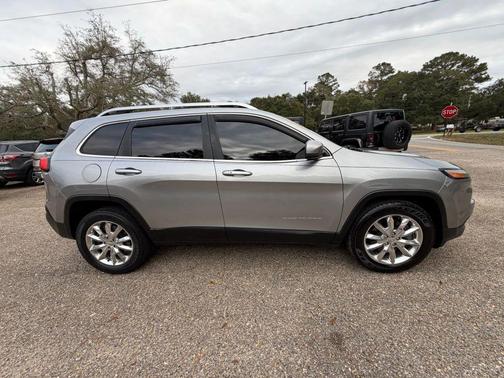2015 Jeep Cherokee Sport