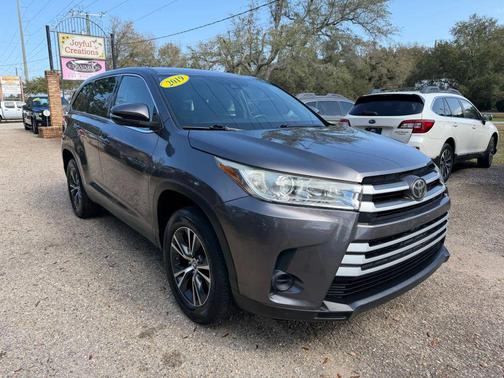 2019 Toyota Highlander LE I4