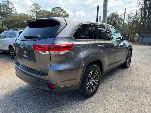 2019 Toyota Highlander LE I4