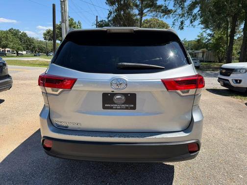 Celestial Silver Metallic 2019 Toyota Highlander LE I4